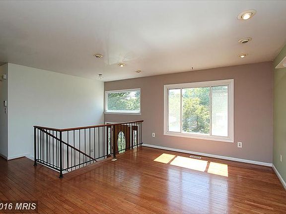 4th image of 18912 McFarlin Dr