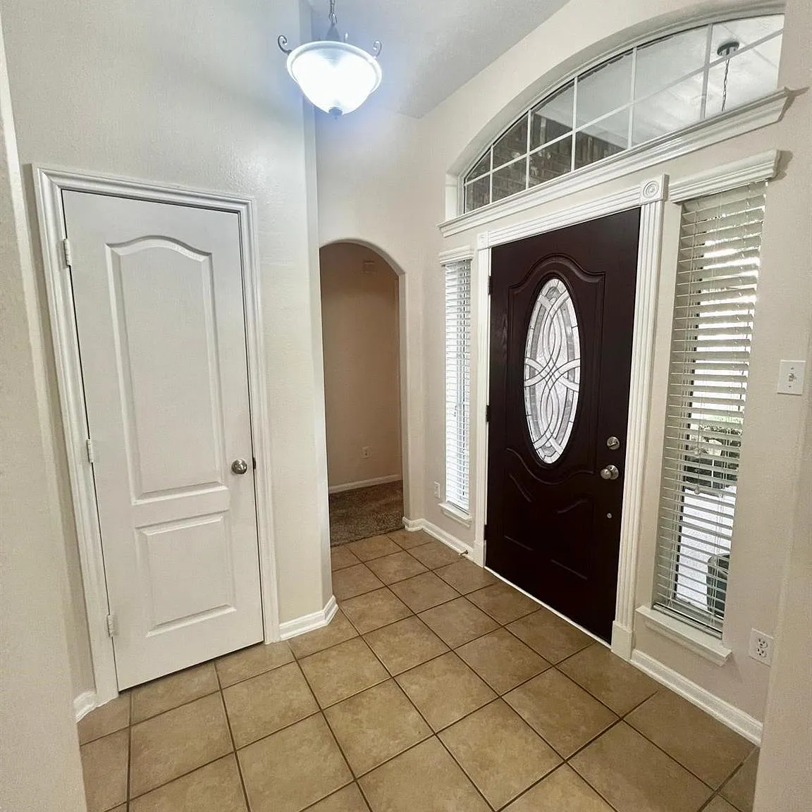 3 bed, 3.5 bath, 1813 sqft, $2,300 — Photo 3