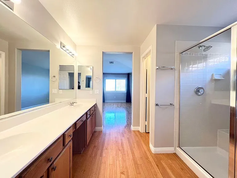 538 Los Hermanos St — Photo 21