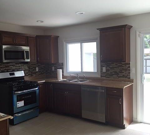 2nd image of 2324 Park Dr