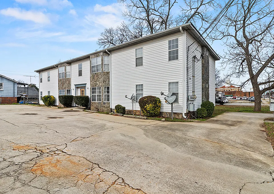 400 S Center St