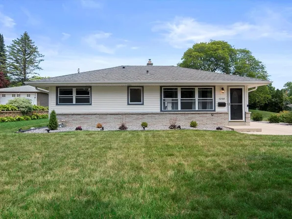 7208 Devonshire AVENUE, Greendale, WI 53129