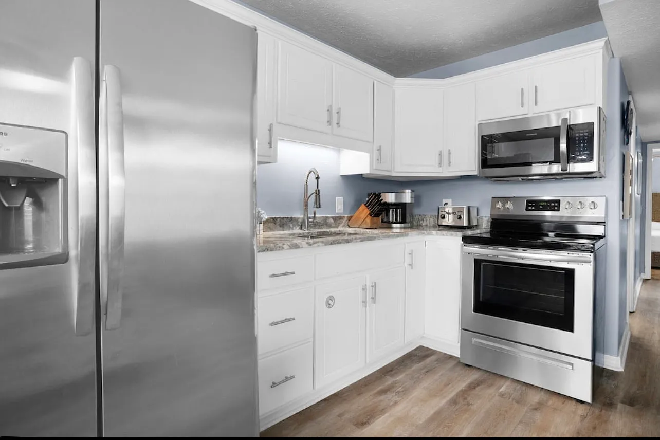 2 bed, 900 sqft, $1,700 — Photo 3