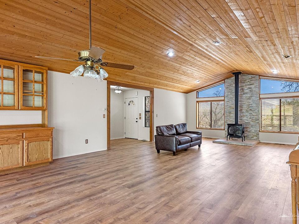 23901 Parke Ct, Tehachapi, CA 93561 | MLS #9993753 | Zillow