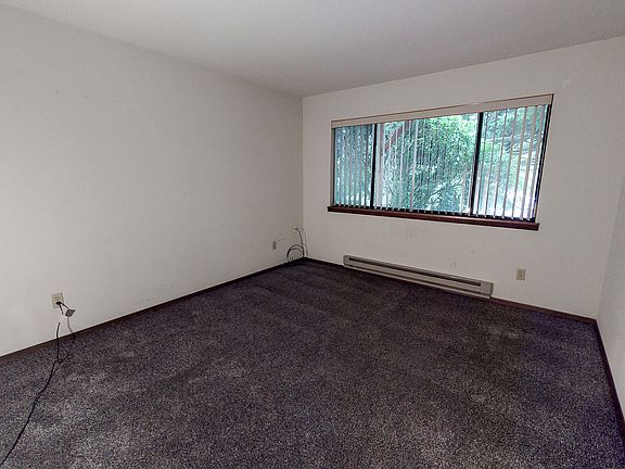 4th image of 1525 Glenwood Dr
