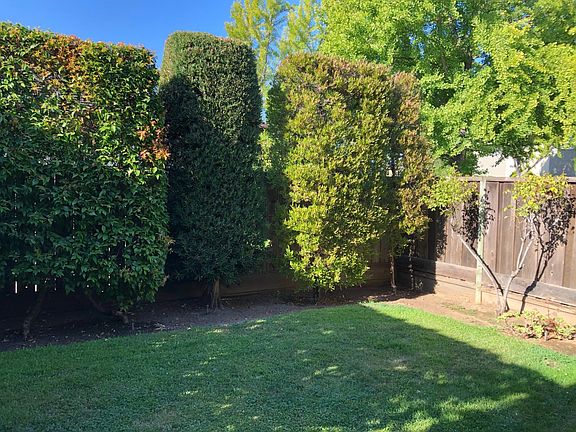 5th image of 1699 Ontario Dr APT 4