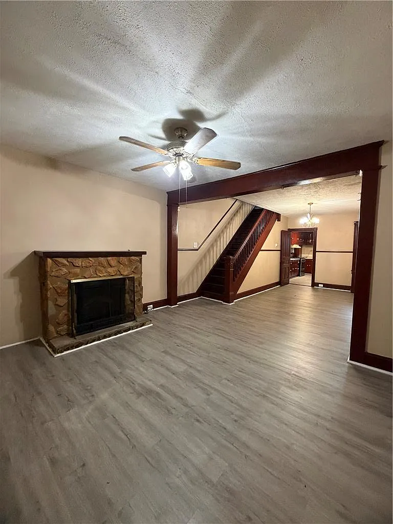 3 bed, 1280 sqft, $1,895 — Photo 4