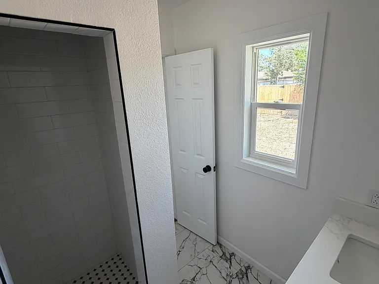 1717 S Washington Ave — Photo 16