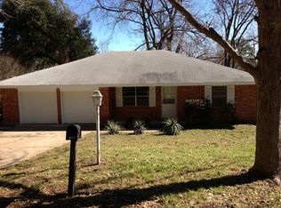 419 Roundabout Rd, Huntsville, TX 77320