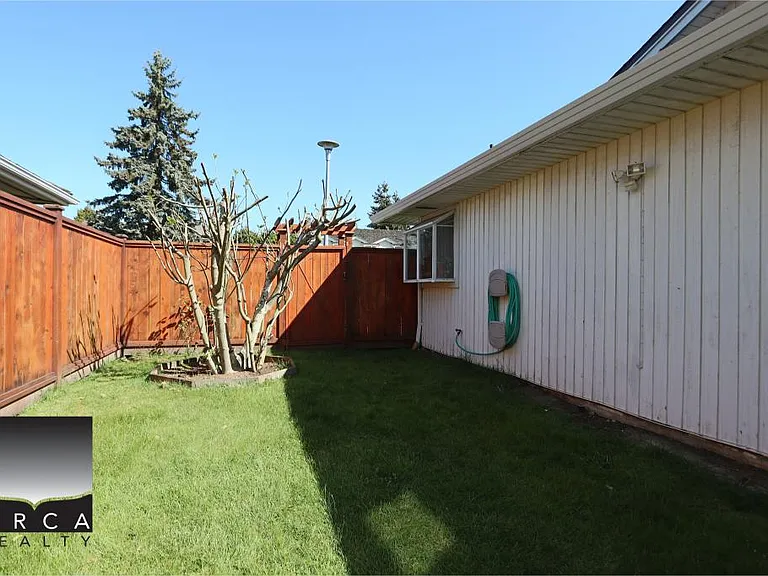 6400 Dakota Dr — Photo 15