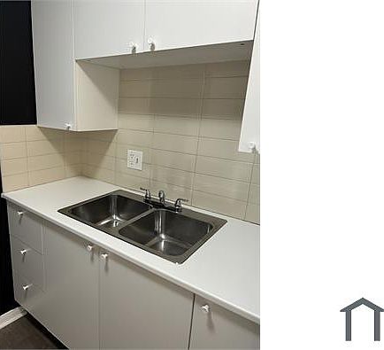 2nd image of 3370 Cambridge St APT 3