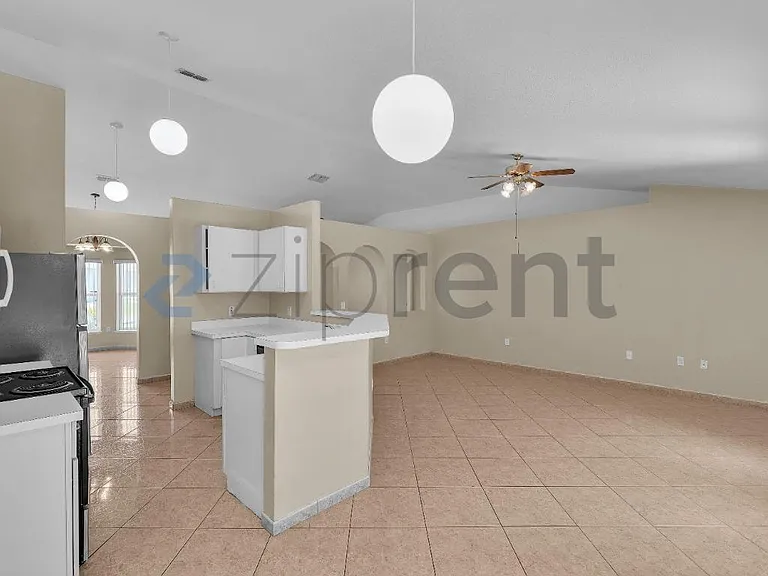 228 Grifford Dr — Photo 6