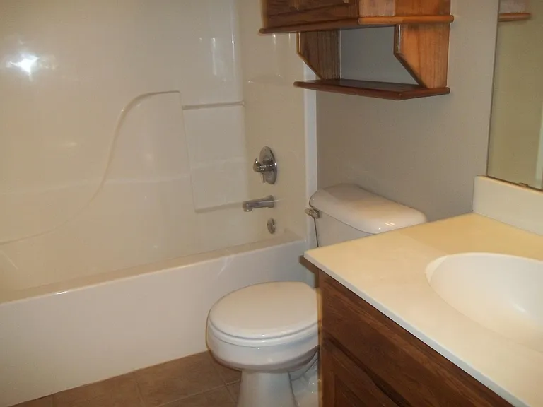 214 S Charles Dr — Photo 6