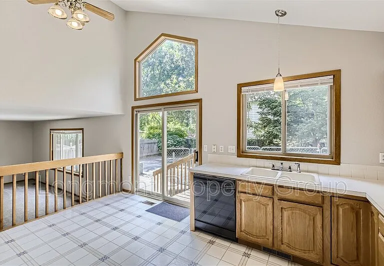2231 Stuart St — Photo 10
