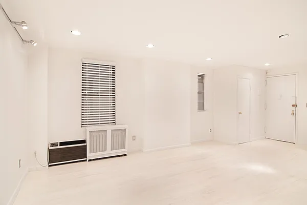 Rented by WAM Partners - William Moses Co. | media 19