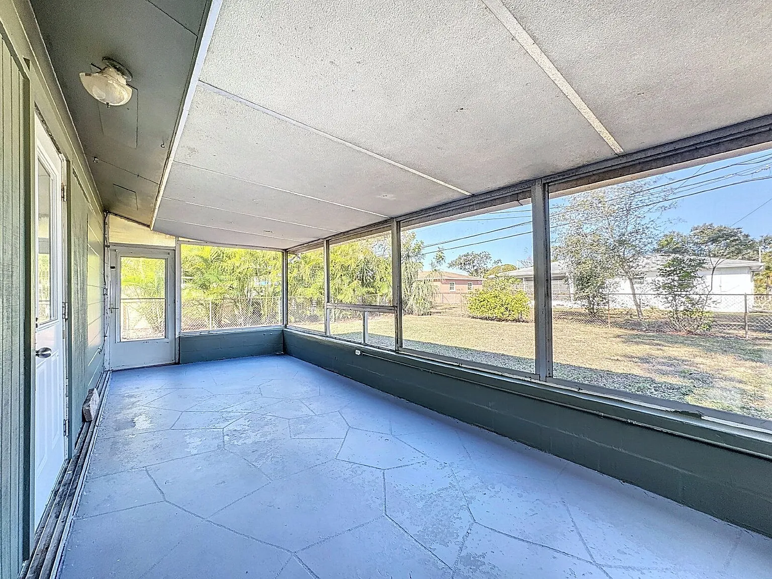 2 bed, 1.0 bath, 972 sqft, $2,195 — Photo 3