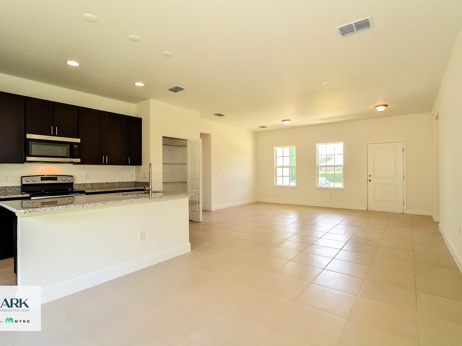 4 bed, 2.0 bath, 1580 sqft, $1,874 — Photo 4