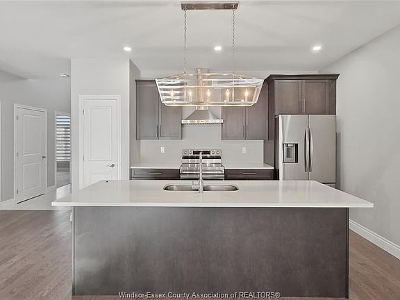 4th image of 313 Kelly Rd