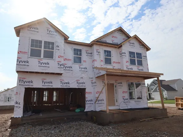 404 Crossing Ln, Dayton, OH 45449
