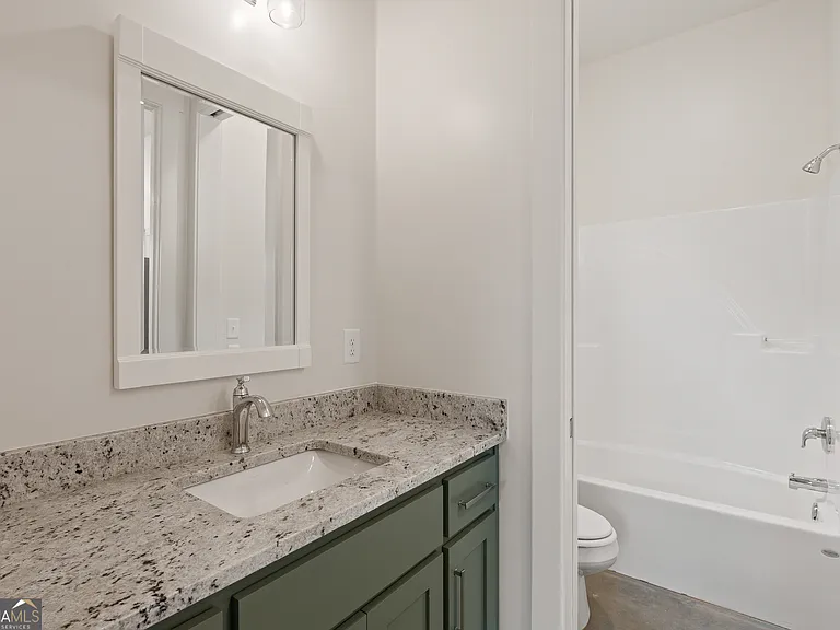 711B Jefferson St — Photo 11