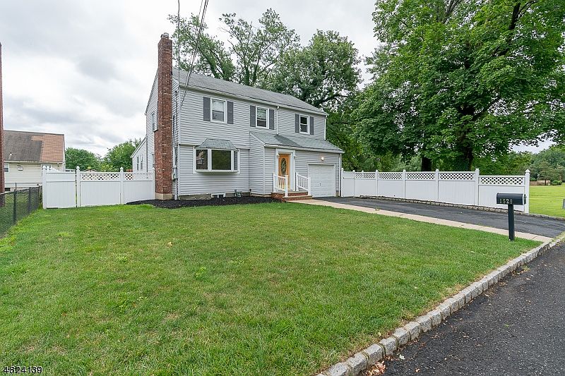 2nd image of 1529 Andrew St