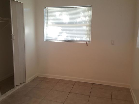 Extra Room with large closet