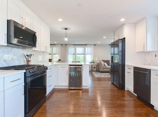 98-2 Wellsmere Rd, Roslindale, MA 02131