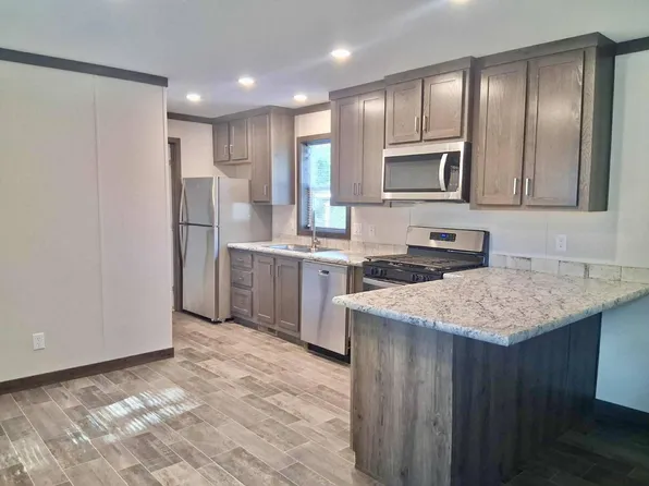 29 Riverside Ter #29, Watertown, MN 55388