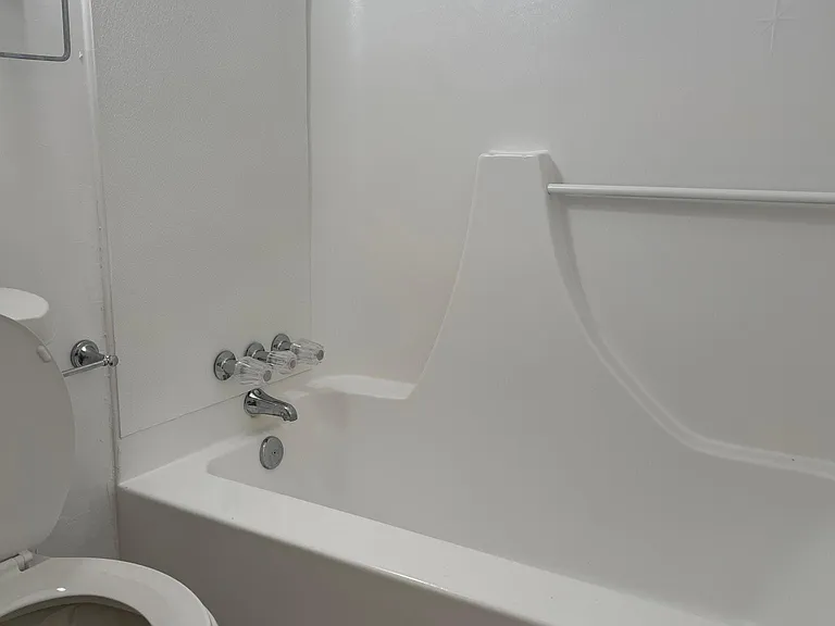 5612 Marina Dr — Photo 9