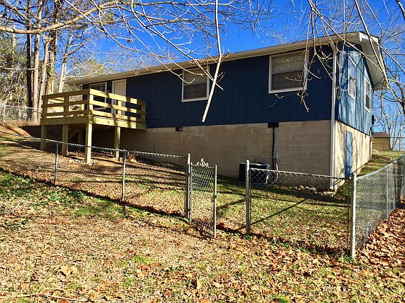 3rd image of 903 Masterson Ave