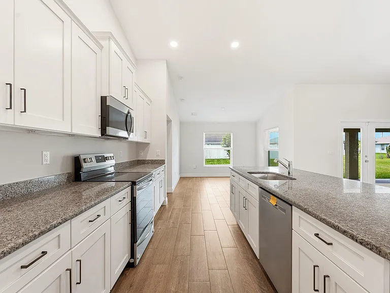 1692 SW Alvaton Ave — Photo 13