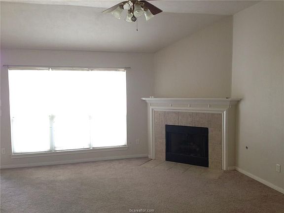 2nd image of 3817 Meadow View Dr