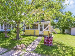 103 E Linn St, Coggon, IA