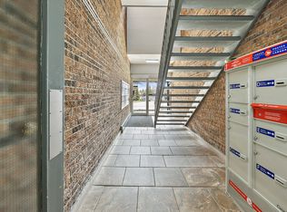 725 Wonderland Rd S #210, London, ON N6K1M1