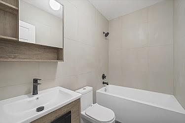 5th image of 127 S William St Floor 2