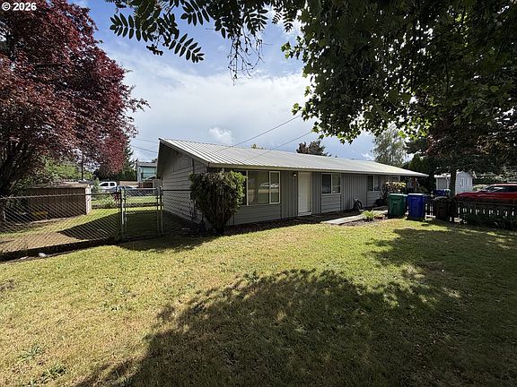 2nd image of 1760 SE 9th St