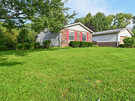 2nd image of 1302 Butternut Ln