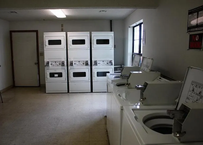Shannon Plaza Apartments — Photo 9