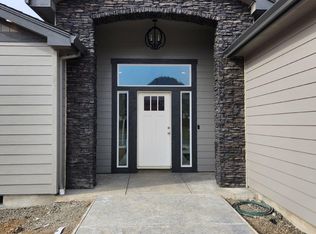 2869 Caldera Ln, Medford, OR 97504