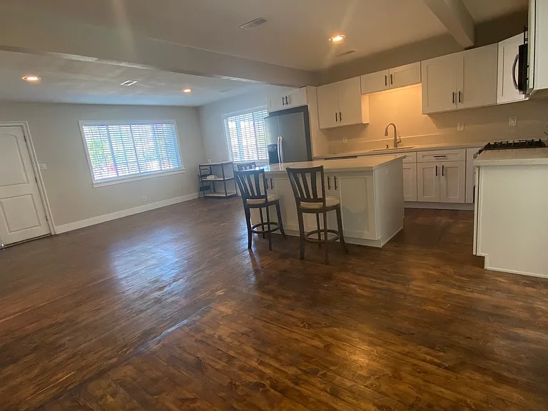 13496 Tolton Ave — Photo 2