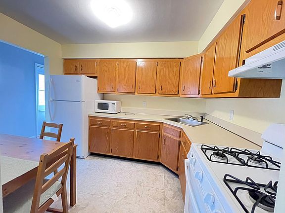 5th image of 58 Eagan Ave #1