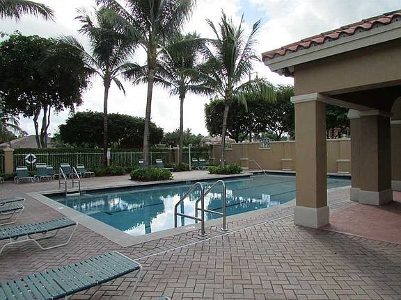 3rd image of 11525 NW 62nd Ter APT 0337