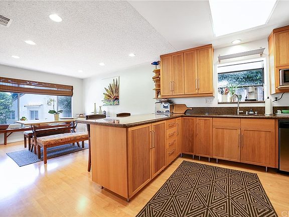 4th image of 13709 Glen Ct