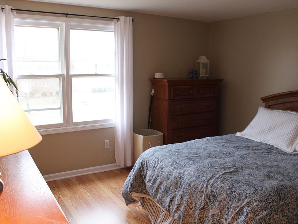 1st image of 92 Berehaven Dr #Left