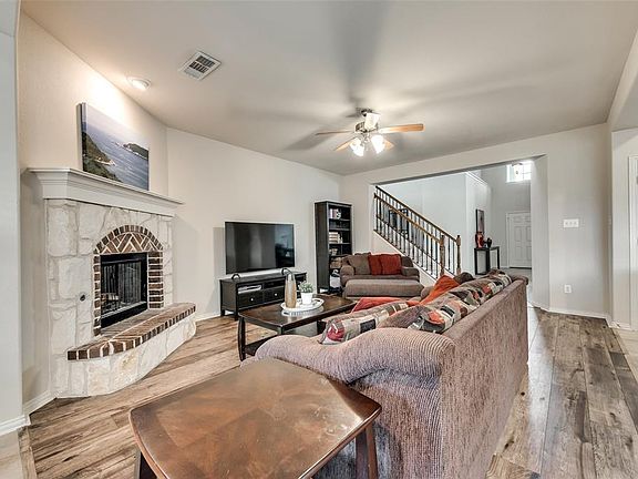 4th image of 1512 Pelican Dr