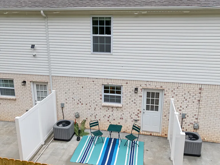 404 Beech St #1 — Photo 19