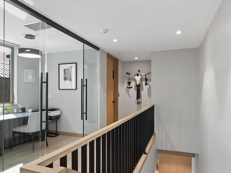 155 Lakeview Dr — Photo 31
