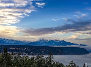 100 S Rhododendron Dr #1, Pt Townsend, WA 98368