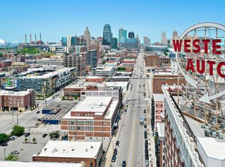 2107 Grand Blvd APT 1204, Kansas City, MO 64108