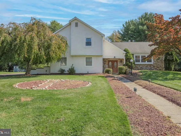 30 W Pickering Bnd, Richboro, PA 18954